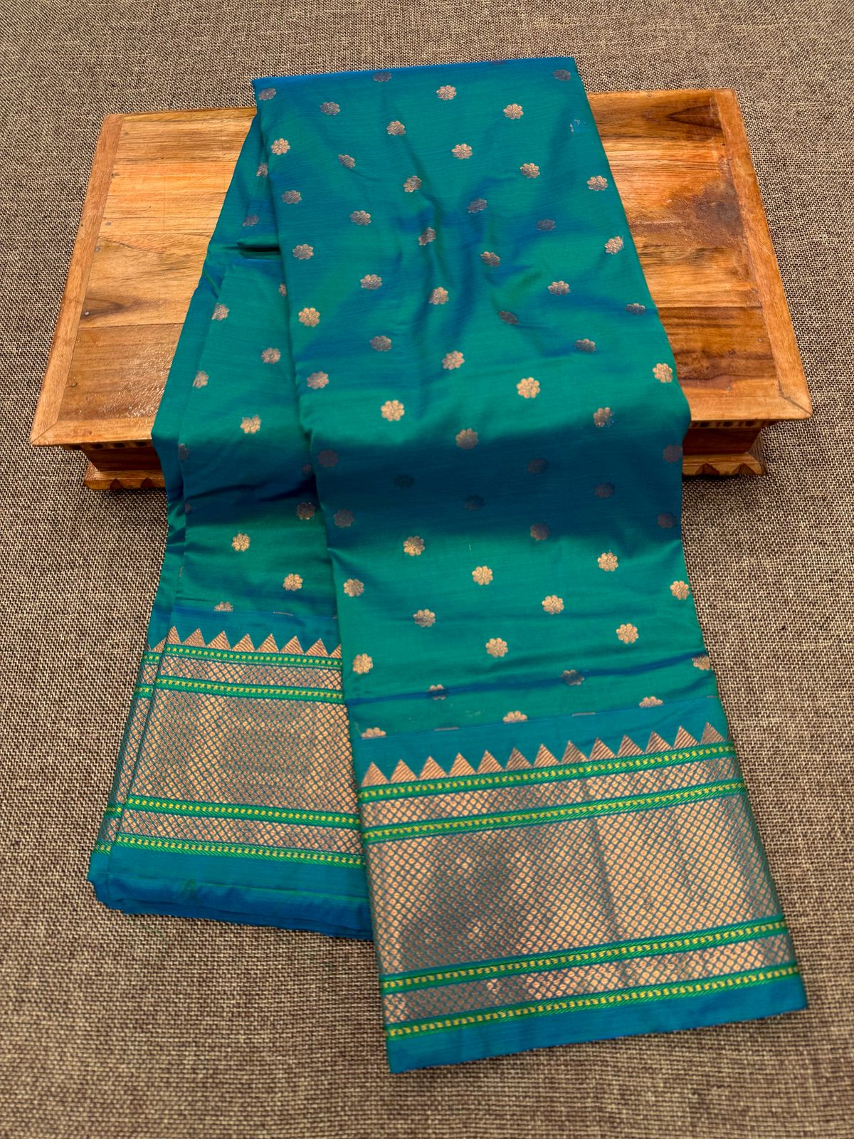 Experience luxury and tradition redefined with the Prominent Kalanjali Paithani Saree with Running Blouse Piece – a perfect addition to your collection in your Wardrobe.